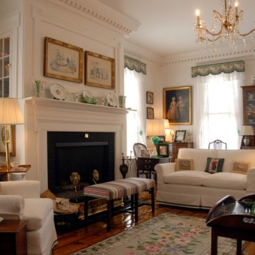 Comfortable Formal Living Room